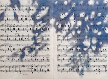 Moonlit Sonata Silhouette Pastel Art on Antique Sheet Music Disegno intitolato "Moonlit Sonata Silh…" da Shilo Julia, Opera d'arte originale, Pastello
