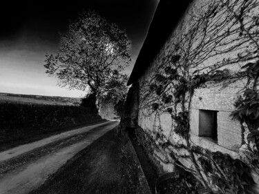 "Tata" de Valérie Perrin _ Gueugnon 5 Fotografia intitolato ""Tata" de Valérie P…" da Ambre Art, Opera d'arte originale, Fotografia manipolata