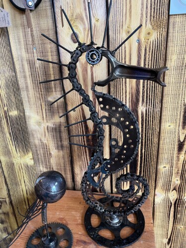 Scultura intitolato "Hippocampe Métalliq…" da Sylvain Arondel (ATELIER CREATION LA FORGE), Opera d'arte originale, Metalli