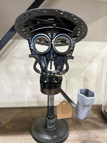 제목이 "SALVADOR PEDALI"인 조형물 Sylvain Arondel (ATELIER CREATION LA FORGE)로, 원작, 금속