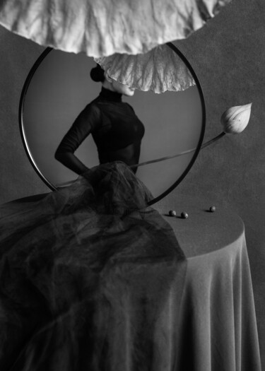 Photography titled "Unbound Bloom" by Xidong Luo, Original Artwork, Digital Photography