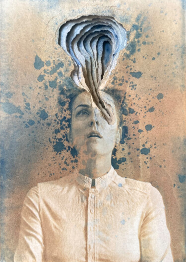 Fotografie getiteld "Experimental Portra…" door Ramona Zordini, Origineel Kunstwerk, Cyanotypie Gemonteerd op Andere stijve…
