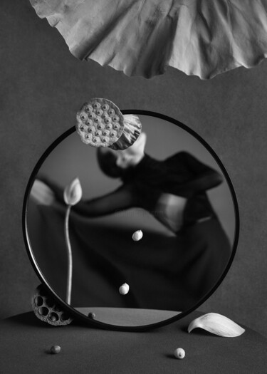 Where the Lotus Forgets to Die - II Фотография под названием "Where the Lotus For…" - Xidong Luo, Подлинное произведение искусства, Цифровая фотография