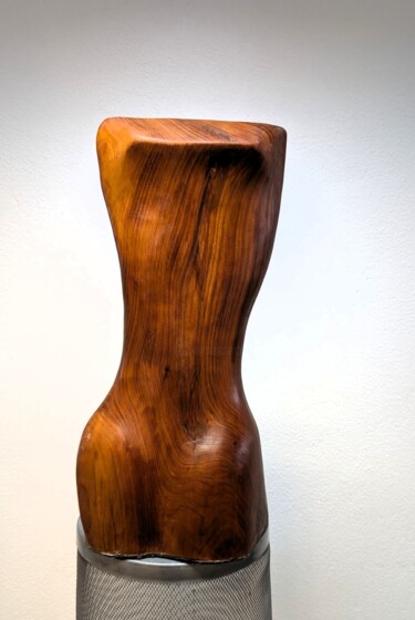 Frauen Torso. Optische Täuschung Amerikanisches Nussbaumholz Escultura intitulada "Frauen Torso. Optis…" por Alexander Stepanow, Obras de arte originais, Madeira