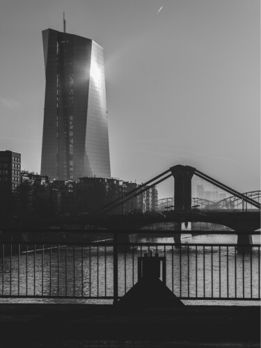 Reflection - European Centralbank "Reflection - Europe…" başlıklı Fotoğraf Ron Kramer tarafından, Orijinal sanat, Dijital Fotoğrafçılık