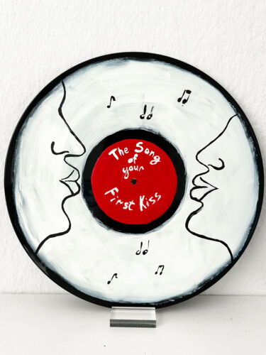 The Song of Your First Kiss (Vinyl) Escultura intitulada "The Song of Your Fi…" por Kristina Mallen, Obras de arte originais, Acrílico Montado em Outro painel r…