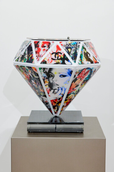 Scultura intitolato "Icons Diamond" da Fred Meurice, Opera d'arte originale, Resina