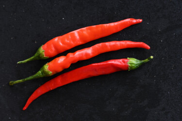 Photographie intitulée "Piment de Cayenne" par Hoang Cong Minh (Minh Hoang), Œuvre d'art originale, Photographie non manipul…