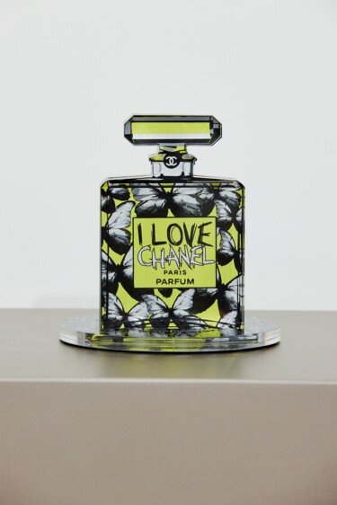 Sculptuur getiteld "Yellow bottle small…" door Fred Meurice, Origineel Kunstwerk, Hars