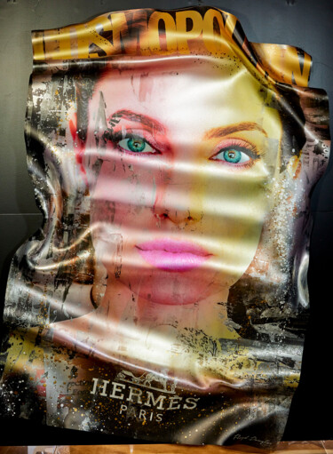 Pittura intitolato "Angelina Jolie Cosm…" da Floyd Douglas, Opera d'arte originale, Resina