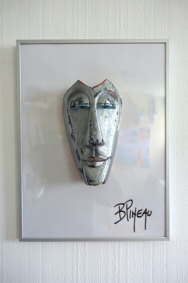 Scultura intitolato "N004H41 Satisfait" da Bernard Pineau, Opera d'arte originale, Legno Montato su Plexiglass