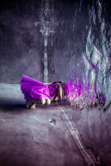 mirror - Alice Fotografia intitulada "mirror - Alice" por Robin Cerutti, Obras de arte originais, Fotografia Não Manipulada Montado em Alum…