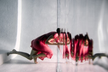 mirror - genevieve Fotografia intitulada "mirror - genevieve" por Robin Cerutti, Obras de arte originais, Fotografia Não Manipulada