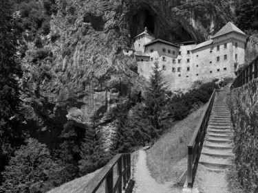 Fotografie getiteld "Predjamski Grad Sło…" door Kryspin Matusewicz, Origineel Kunstwerk, Digitale fotografie