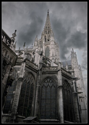 Eglise Saint-Maclou à Rouen. Ambiance gothique tragique Fotografia intitolato "Eglise Saint-Maclou…" da Frederic Hodiesne, Opera d'arte originale, Fotografia digitale