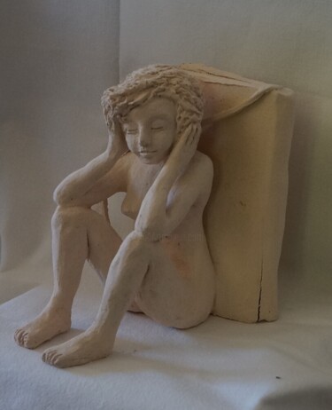 Sculpture titled "SERRE LIVRE" by Isabelle Zwang, Original Artwork, Terra cotta