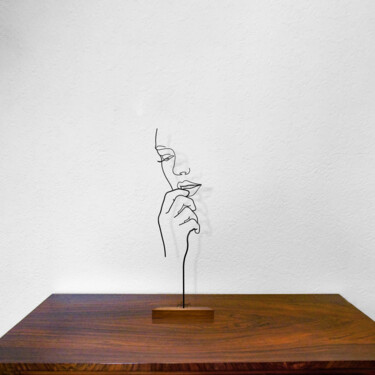Scultura intitolato "Riflessiva" da Giancarlo Morandi, Opera d'arte originale, Filo