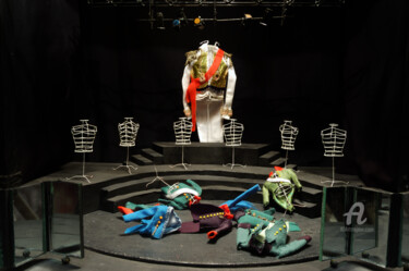 Scenography for the performance "The Government Inspector" 제목이 "Scenography for the…"인 조형물 Iryna Lupashchenko로, 원작, 금속
