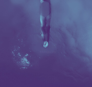 "Floating Deep Blue Fotografie getiteld ""Floating Deep Blue" door Laboratoryart, Origineel Kunstwerk, Film fotografie