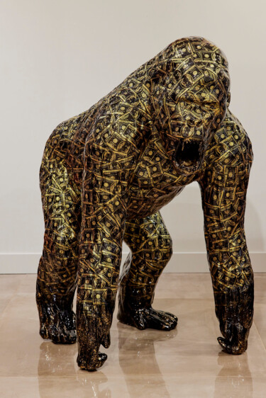 Scultura intitolato "Black Gorilla Busin…" da Ghost Art, Opera d'arte originale, Colaggio