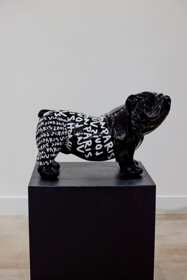 雕塑 标题为“Fashion Bulldog” 由James Chiew, 原创艺术品, 铸件