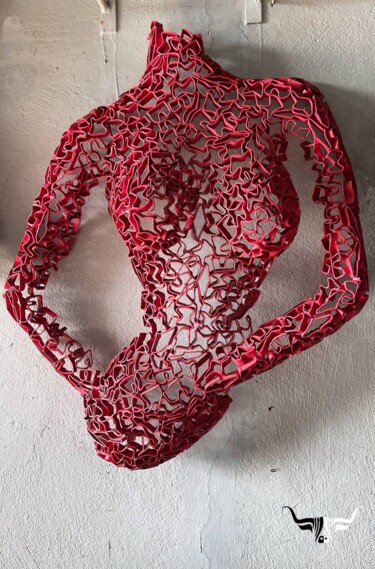 Sculptuur getiteld "Elegant Female Tors…" door Youssef Ezzamani, Origineel Kunstwerk, Metalen Gemonteerd op Steen
