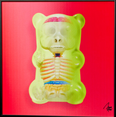 제목이 "Gummy Bear – Magenta"인 미술작품 James Chiew로, 원작, 2D 디지털 작업