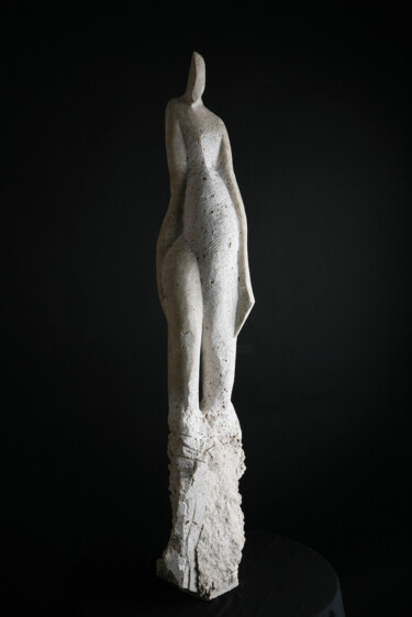 Sculpture titled "Caminante" by Sònia Benitez Ferrando, Original Artwork, Stone