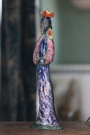 Scultura intitolato "statuette   L'orien…" da Yvette Masson, Opera d'arte originale, Argilla