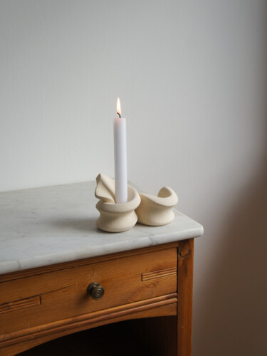 RIBBON III candle holder 雕塑 标题为“RIBBON III candle h…” 由Aleksandra Krasnopolska, 原创艺术品, 陶瓷