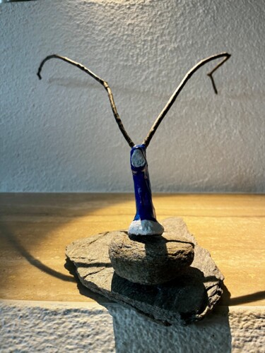 雕塑 标题为“Blue Stone Elk” 由Ulrich Ernst Nievergelt, 原创艺术品, 粘土