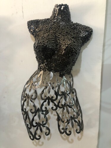 Stainless Steel Sculpture of Female Curves | Modern Abstract 雕塑 标题为“Stainless Steel Scu…” 由Youssef Ezzamani, 原创艺术品, 金属 安装在石上