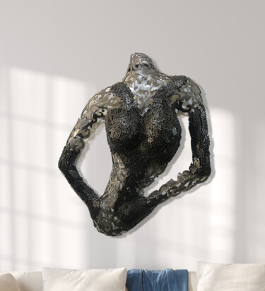 Stunning Metallic Torso Wall Sculpture - Modern Décor 雕塑 标题为“Stunning Metallic T…” 由Youssef Ezzamani, 原创艺术品, 不锈钢 安装在石上