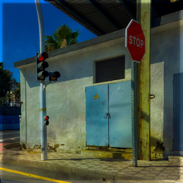 Semaforo rosso. Fermi allo stop. Photographie intitulée "Semaforo rosso. Fer…" par Gabriele Via, Œuvre d'art originale, Photographie numérique