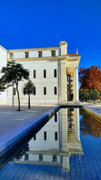 Photography titled "Symmetrical reflect…" by Emma Laflute, Original Artwork, Non Manipulated Photography