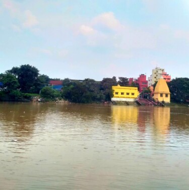 摄影 标题为“View of a temple fr…” 由Avik Chakravorty, 原创艺术品, 数码摄影