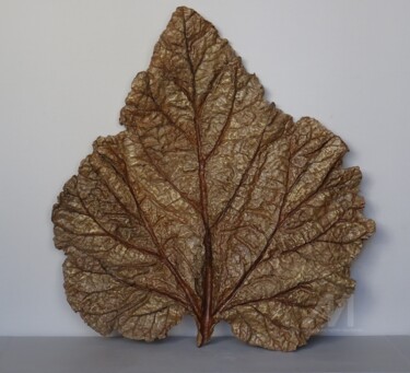 Feuille fossile brun mordoré Réf IC40 雕塑 标题为“Feuille fossile bru…” 由Sylvie Loudieres, 原创艺术品, 纸