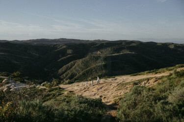 Fotografía titulada "Rolling Downhill Ad…" por Tanya Beloved, Obra de arte original, Fotografía digital
