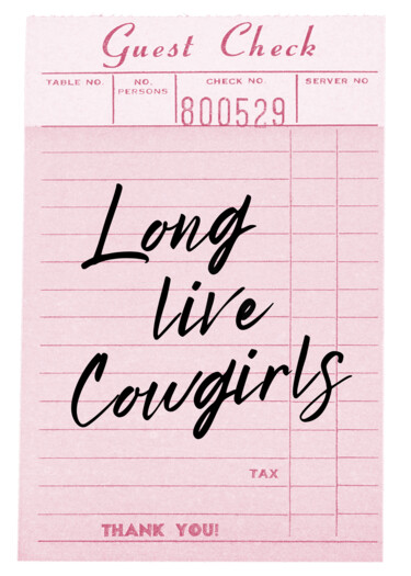 Digital Arts με τίτλο "Cowgirl Quote Print…" από 春宇 关, Αυθεντικά έργα τέχνης, Εικόνα που δημιουργήθηκε με AI Τοποθετήθηκε στ…