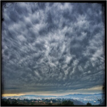 Photographie intitulée "Ciel d'orage" par Frederic Hodiesne, Œuvre d'art originale, Photographie numérique