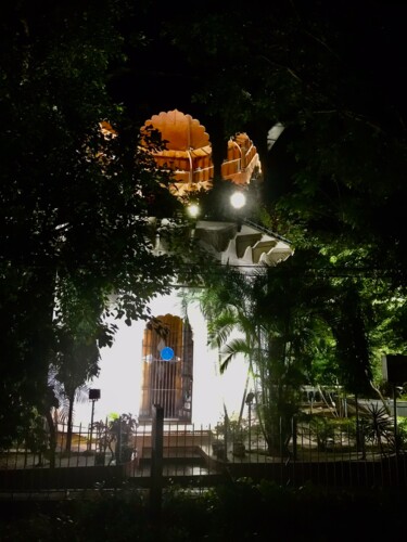 "Memorial surrounded…" başlıklı Fotoğraf Avik Chakravorty tarafından, Orijinal sanat, Dijital Fotoğrafçılık