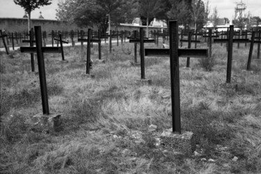 Photographie intitulée "Le cimetière des in…" par Frédéric Duchesnay, Œuvre d'art originale, Photographie argentique