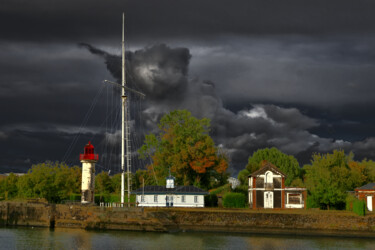 Photography titled "Honfleur, le phare,…" by Pierre-Yves Rospabé, Original Artwork, Non Manipulated Photography