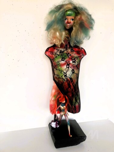 Sculpture titled "JEUNE HOMME ET LA J…" by Étienne Dupé, Original Artwork, Resin