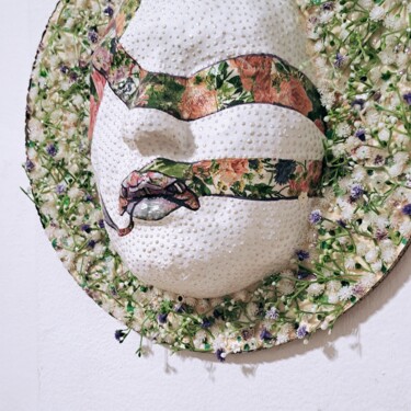 Sculpture titled "Flower snake" by Andromachi Giannopoulou, Original Artwork, Paper maché Mounted on Metal