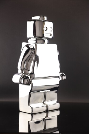 Sculpture titled "BIG ROBOCLUSION XXL" by Vincent Sabatier (VerSus), Original Artwork, Resin