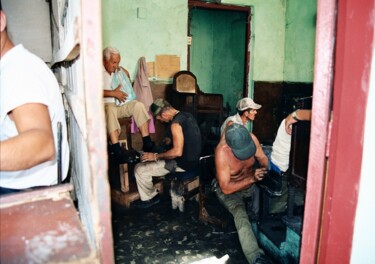 Photography titled "Cuba - cireur, Pina…" by Christian Ebel, Original Artwork, Analog photography
