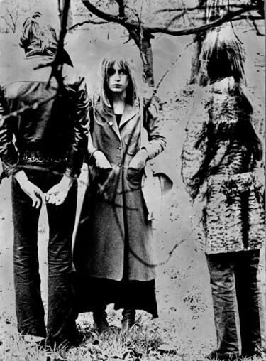 Photographie intitulée "LILY+FRIENDS-LONDON…" par Philip Payne, Œuvre d'art originale, Photographie non manipulée