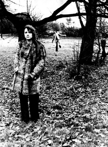 Photographie intitulée "LILY+FRIENDS-LONDON…" par Philip Payne, Œuvre d'art originale, Photographie non manipulée