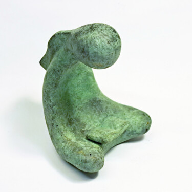 Sculpture titled "Girl reading 1" by Andries Tip, Original Artwork, Bronze